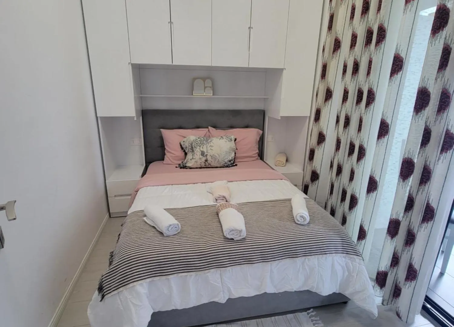 Square 21 Number 6 Apartman Tirana
